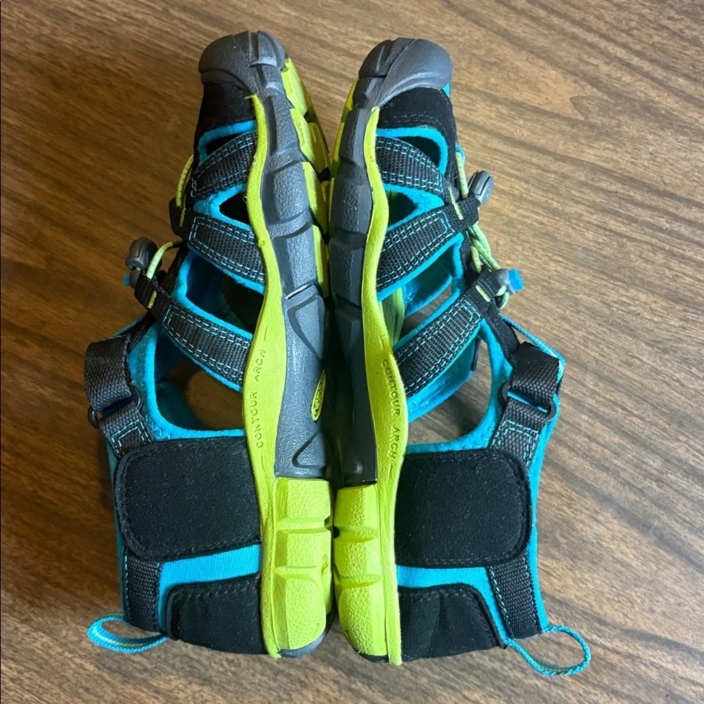Keen Size 4 Blue Black Green Newport H2 Sandals